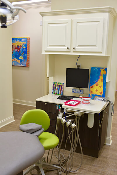 Assistants Desk - Pediatric Dentist in Madison, MS